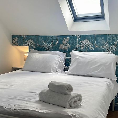 Lilyrose Hotel Уитби Экстерьер фото