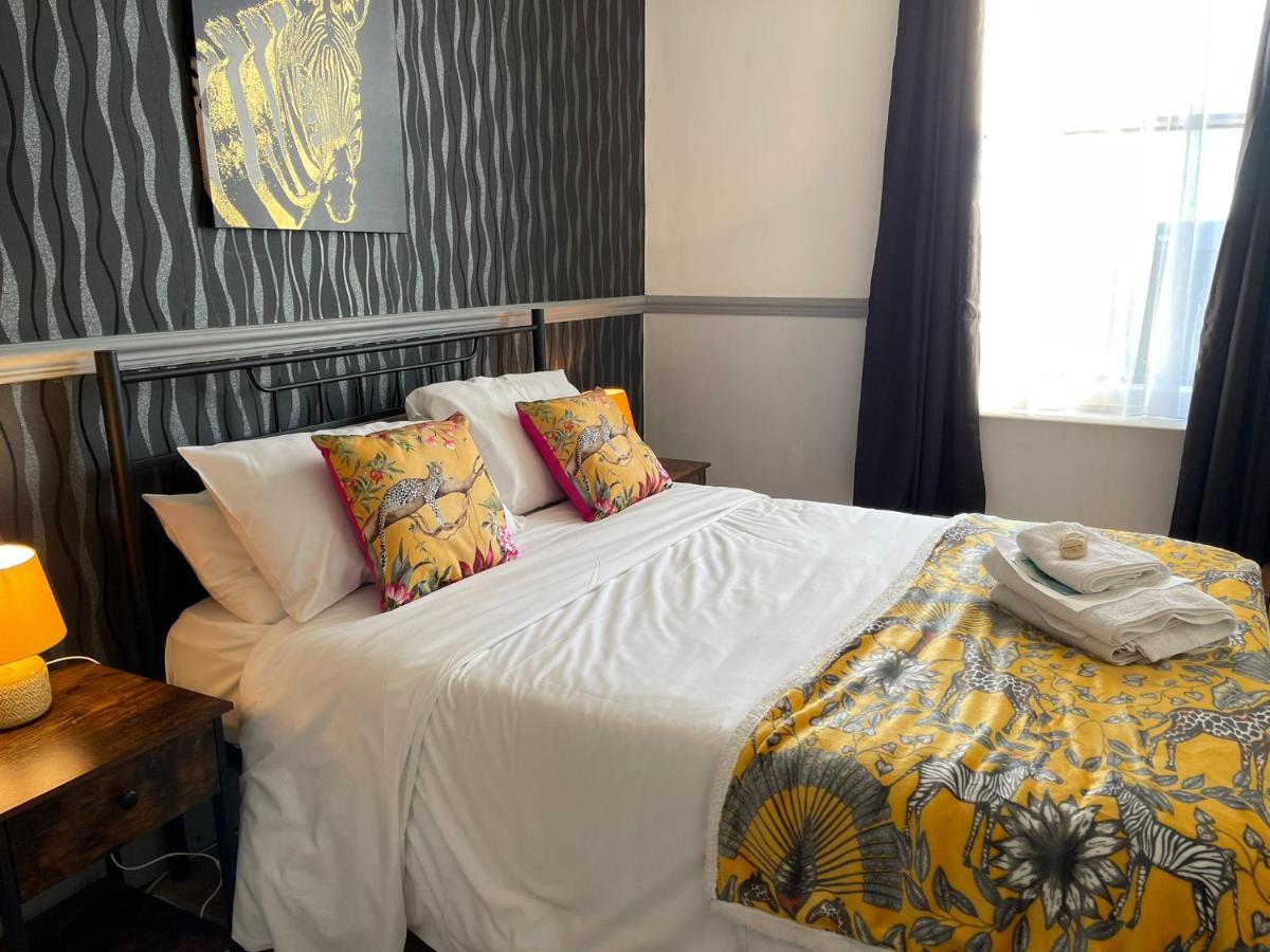 Lilyrose Hotel Уитби Экстерьер фото
