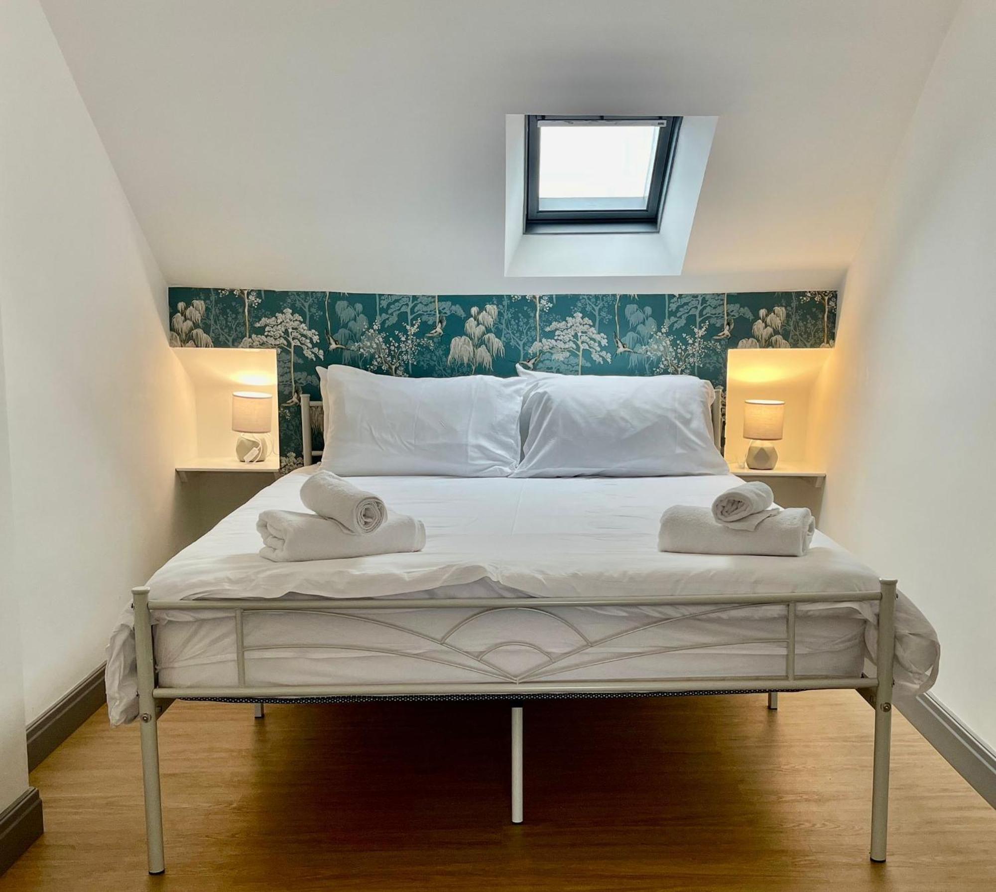 Lilyrose Hotel Уитби Экстерьер фото