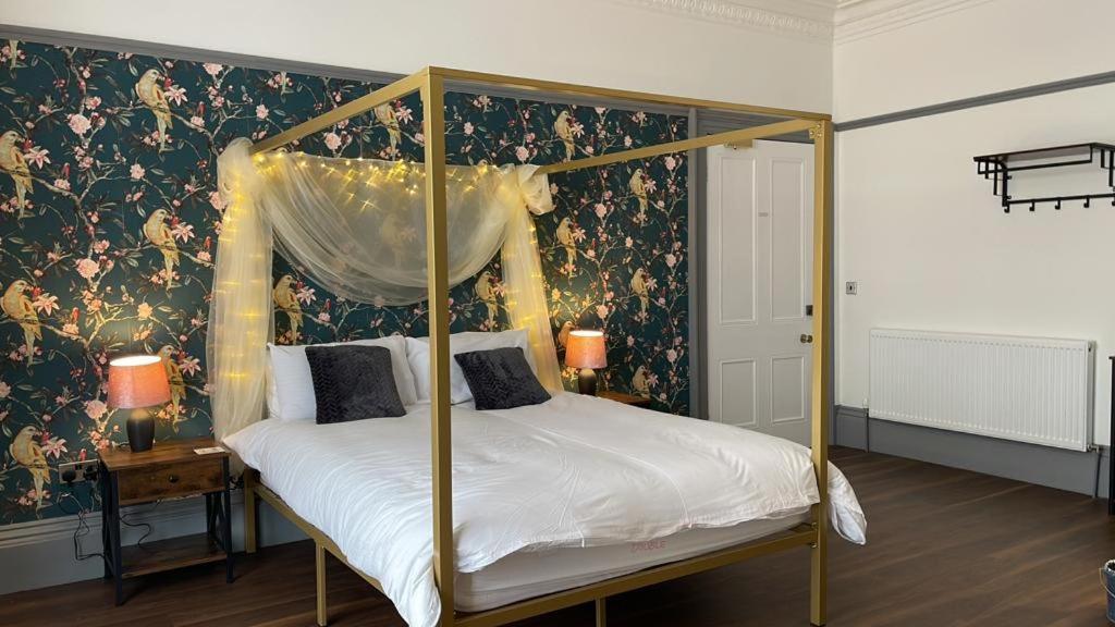 Lilyrose Hotel Уитби Экстерьер фото