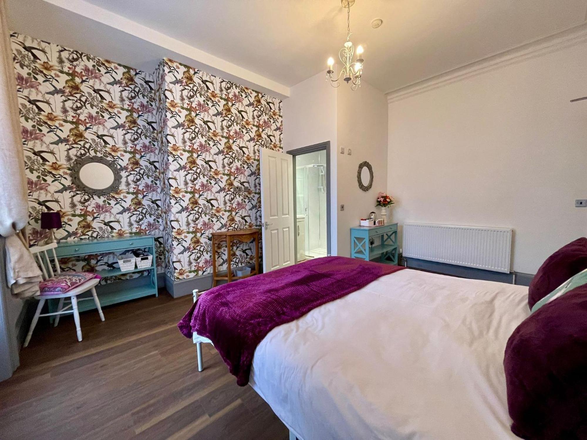 Lilyrose Hotel Уитби Экстерьер фото