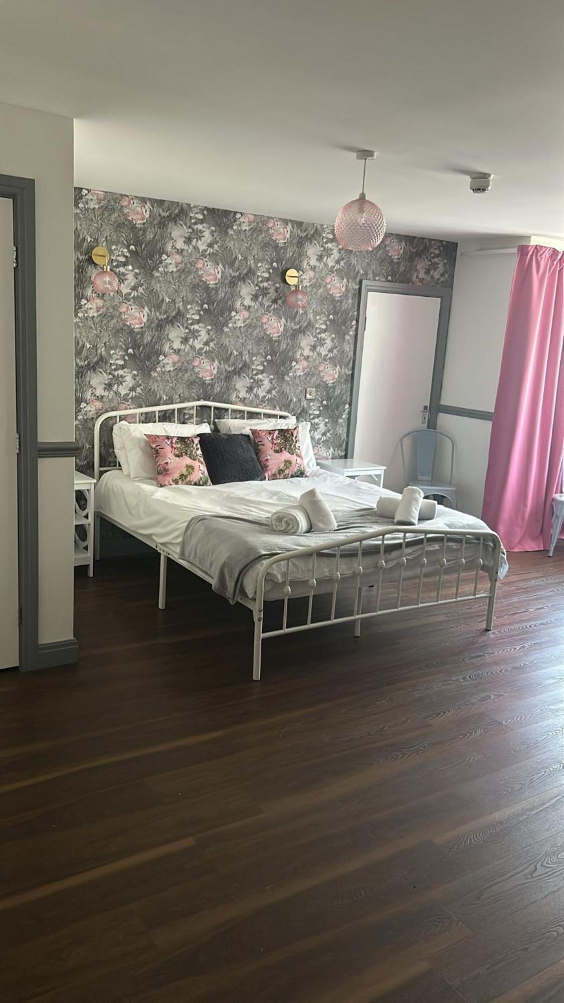 Lilyrose Hotel Уитби Экстерьер фото